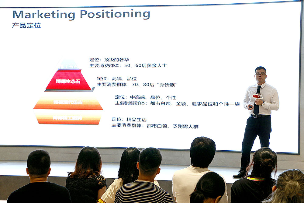 花季传媒APP下载免费观看大全国内营销中心销售总监陈俊鹏