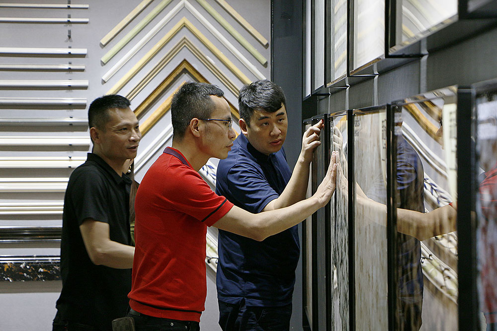 设计师被花季传媒APP下载免费观看大全瓷砖深深吸引